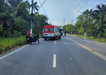 Roda se solta de moto em plena estrada do aeroporto de Manaus e homem sofre fratura
