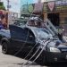 Vídeo: carreta arranca fios e derruba poste em cima de carro em Manaus 