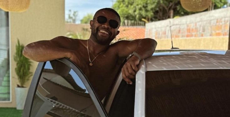 Davi compra Hilux por R$ 500 mil e alfineta: ‘não peço nada pra ninguém’