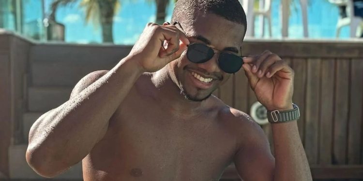Vídeo: Davi, campeão do BBB, faz massagem de ‘trambolho dur0’ em Parintins e fãs detonam
