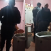 Vídeo: Torto de tanta cachaça e drogas, rapaz vai preso ao esfaquear mãe e a manter refém com a avó em Manaus