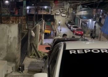 Vídeo: Ex-presidiário sai para passear com o cachorro na Compensa e acaba morto a tiros