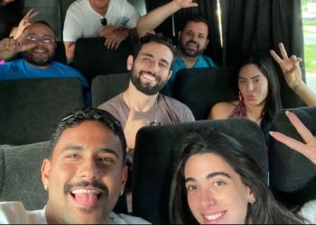 Vídeo: Isabelle enche van de ex-BBB e leva todos a Presidente Figueiredo 