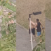 Vídeo: Com machadinha nas mãos, morador descontrolado corre atrás de síndica em Manaus