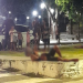 Traficantes do Centro de Manaus dão ‘corretivo’ em homem e o deixam espancado no meio da rua