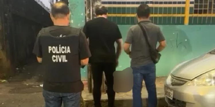 Veja: Antes da aula começar, pistoleiros executam homem com seis tiros em frente de escola na Compensa 2