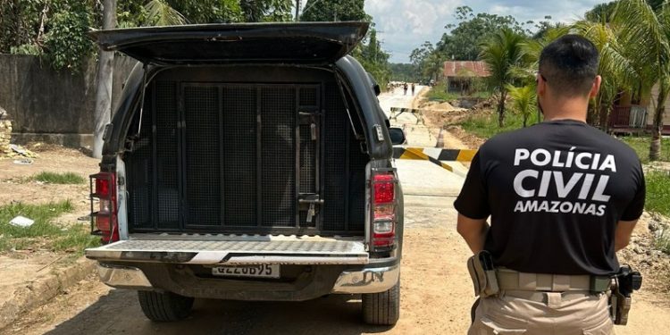 Mulher tenta matar o ex com garrafa de vidro no Amazonas