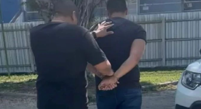 Mulher pede término da relação e acaba com braço e dois dentes quebrados; infrator foi preso em Manaus
