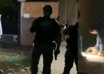 Vídeo: ‘amostradinho’ ameaça polícia com facão em Manaus e ganha bala de presente