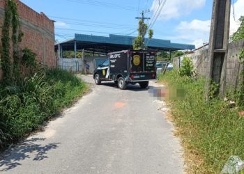 No Jorge ‘Texas’, criminosos atiram na cabeça de homem por trás e depois voltam para confirmar morte