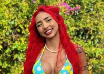 Ruivinha de Marte revela trauma com a própria periquit@: ‘nasci sem beiras’