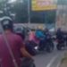 Vídeo: motoqueira cai e tem as duas pernas esmagadas por carreta em Manaus