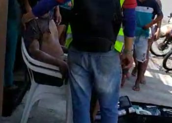 Livramento: vídeo mostra homem que foi eletrocutado enquanto realizava serviço de poste em Manaus