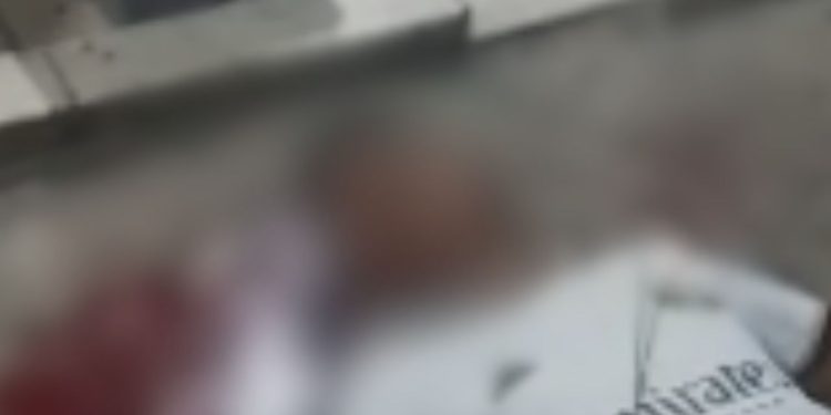 Vídeo: Jovem de 18 anos morre após ser surpreendido dentro de casa por criminosos em Manaus