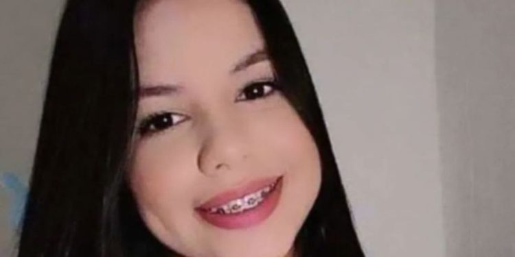 Jovem estava indo amamentar o filho de 3 meses quando foi esmagada por caminhão em Manaus
