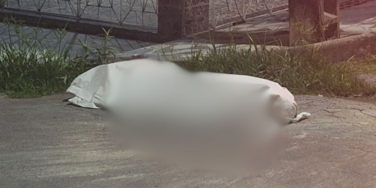 Criança presencia corpo sendo desovado por carro em rua do Cidade de Deus