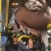 Vídeo mostra mulher acima do peso que ficou duas horas no ônibus após ficar presa na catraca