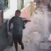 Câmera filma homem jogando pedra em gato por pura maldade em beco do Coroado