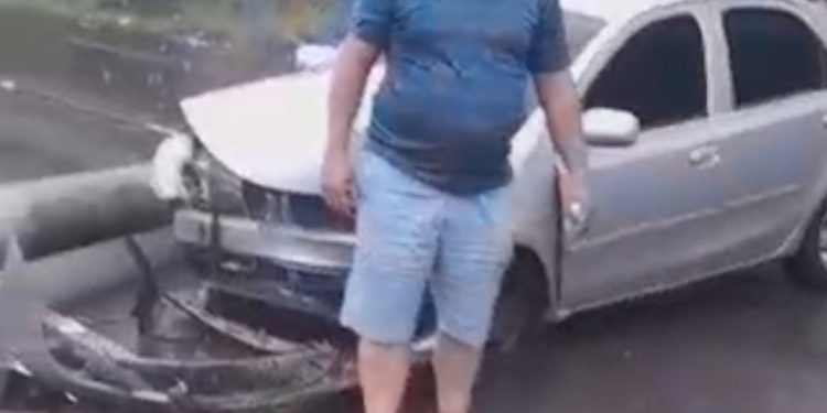 Vídeo: Pneu explode e motorista acaba colidindo contra o poste em Manaus; ninguém ficou ferido