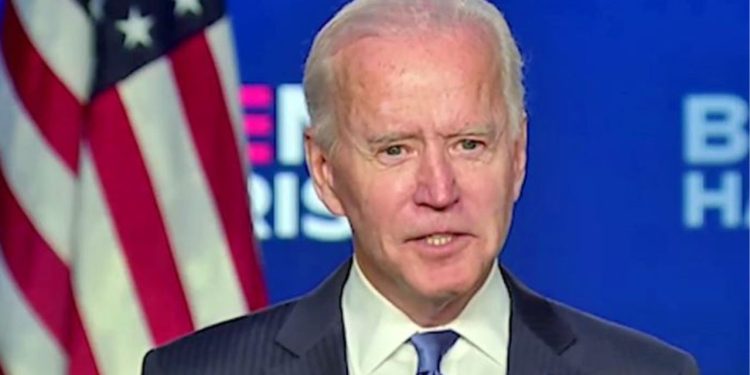 Após pressão, Joe Biden desiste da candidatura à reeleição nos EUA