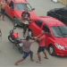 Vídeo: Motoqueiros 'se estranham' no meio da rua e partem pra porrada na zona oeste de Manaus