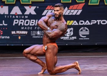 Fisiculturista que morreu após competir em SC chegou a ganhar troféu e estava ‘seco’: ‘Desidratado’, diz esposa