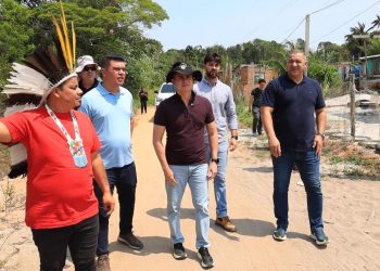Prefeito David Almeida anuncia pavimentação de vias em comunidades do Tarumã