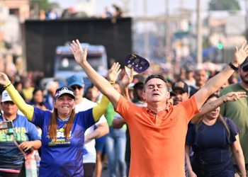 Pela 15ª vez prefeito David Almeida participa da Marcha para Jesus em Manaus