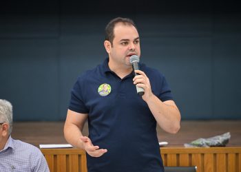 Roberto Cidade se reúne com escolas de samba e firma compromisso de fortalecer Carnaval de Manaus