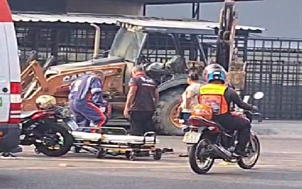 Vídeo: Carro atropela motoqueiro e ele ‘voa’ em avenida no Lírio do Vale