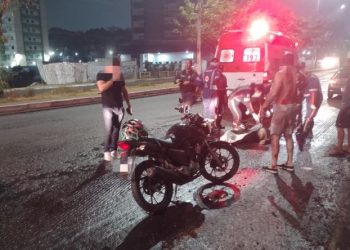 Motociclista por app morre e passageiro fica ferido em acidente na Constantino Nery