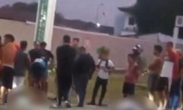 Vídeos: Mulher morre e homem fica ferido ao serem atingidos por carro na Cachoeirinha