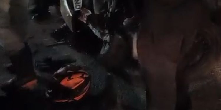 Com medo de ser linchado, homem se esconde em empresa após atropelar vítimas em Manaus