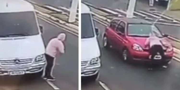 Vídeo: Mulher finge atropelamento se jogando em carro e flagra viraliza nas redes sociais
