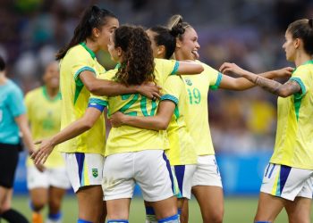 Poderosas: meninas do Brasil goleiam espanholas e estão na final das Olimpíadas de Paris