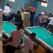 Vídeo forte: homem é morto a facadas por três inimigos no Bar do Gauchinho