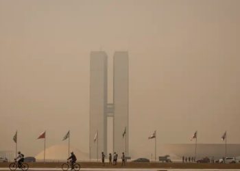 Amazônia e Pantanal são incendiadas, fumaça se espalha pelo DF e em direção ao Sudeste e ao Sul