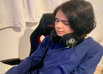 Mulher diz que o filho bipolar morreu após ser agredido por médico dentro de hospital