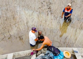 Pescador de 86 anos cai e passa três dias atolado no buraco no Amazonas