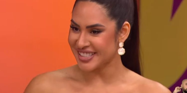 Entrevista de Isabelle Nogueira ao ‘Sem Censura’ é elogiada após ela falar sobre estudos: ‘É o meu marido’