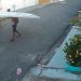 Vídeo mostra novo desejo dos ladrões em Manaus: furtar portão