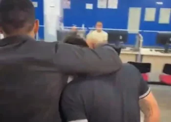 Com medo de ser morto por causa de l1nchament0 de empresário, motoboy se entrega na DEHS