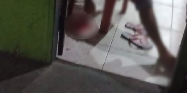 Veja: Tomando uma em bar na Cidade Nova, ‘Frango’ é cercado por dupla e morto a tiros