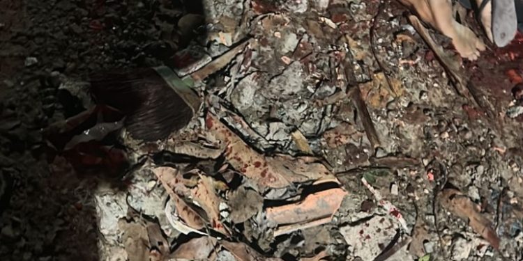 Vídeo: polícia encontra corpo e pedras usadas para matar homem em Manaus