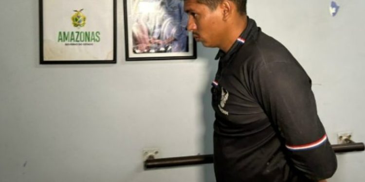 Rocam prende pistoleiro armado que assustava bairro em Manaus
