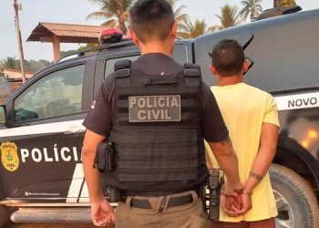 Ciumento de 28 anos empurra namorada de 52 em tábua de madeira no Amazonas