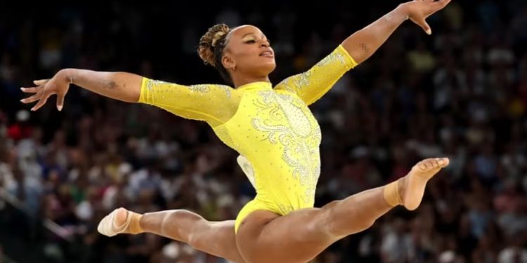 Rebeca Andrade conquista prata e torna-se a brasileira com maior número de medalhas na história