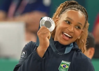 Jogos de Paris: Rebeca Andrade conquista a prata na final do salto