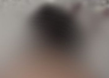 Imagem forte: Suposto ladrão é morto pela população a pedradas e pauladas