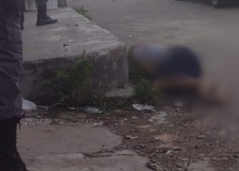 Moradores do Parque 10 ouvem som de tiro e encontram jovem morto na rua; veja a foto